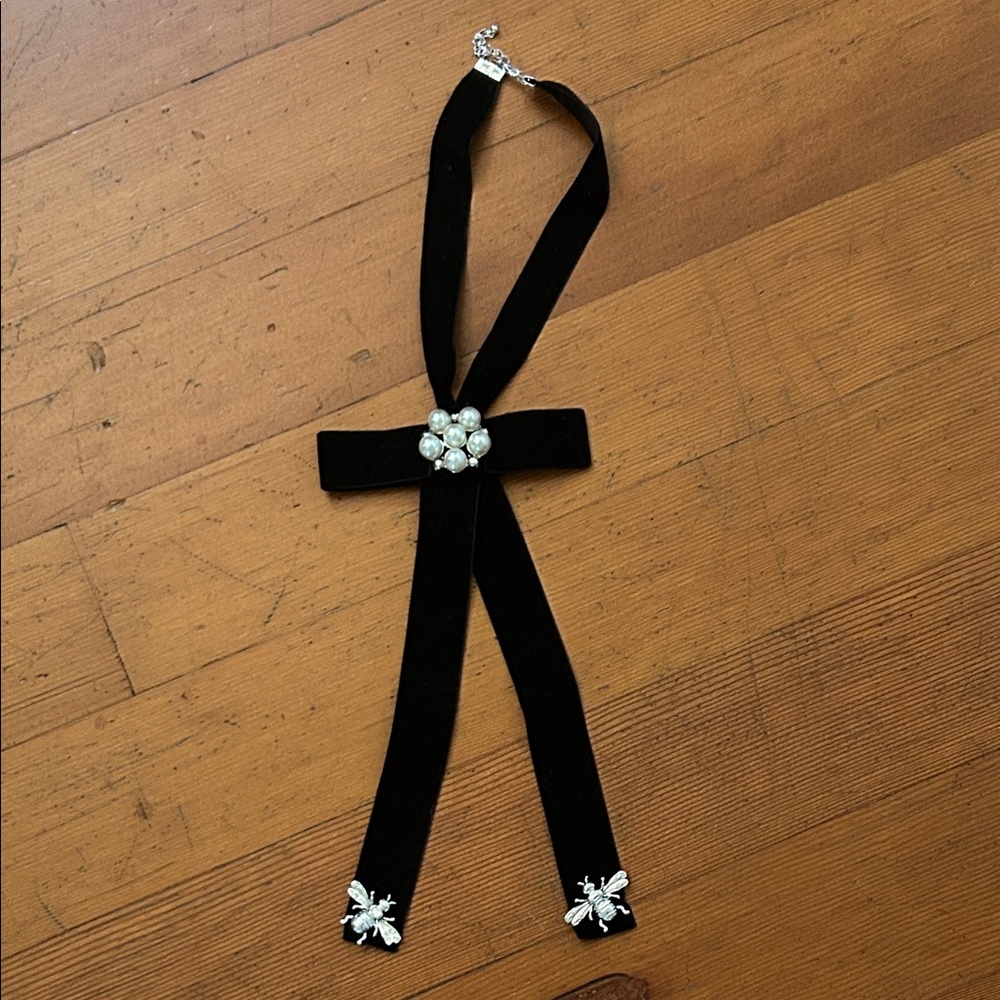 Free People Western Velvet pearls and bees Bow necklace